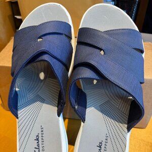 Cloudsteppers byClarks, navy blue size 8.5 sandals